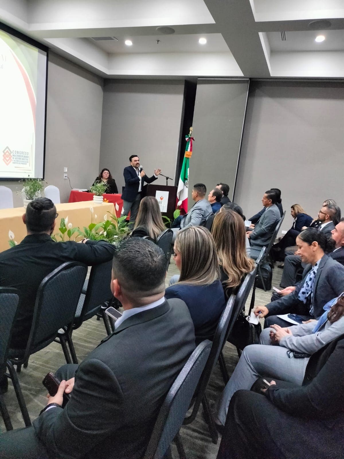 CONGRESO MULTIDISCIPLINARIO DE GESTIÓN DIRECTIVA: "IMPACTO, COMPROMISOS Y ACCIONES COLABORATIVAS EN UN CONTEXTO EDUCATIVO GLOBAL" - Foto 6