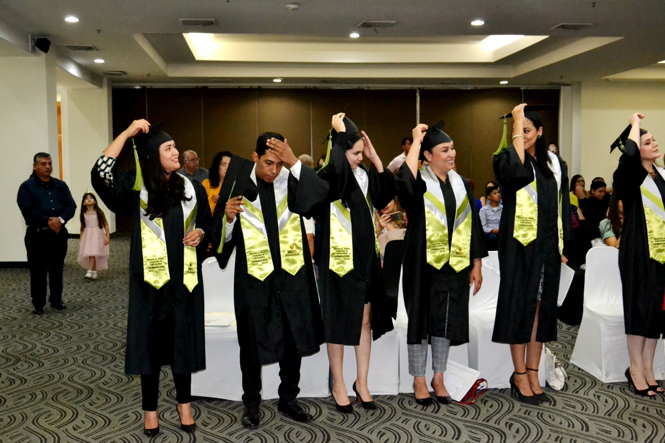 GRADUACIÓN II GENERACIÓN 2017-2019 - Foto 13